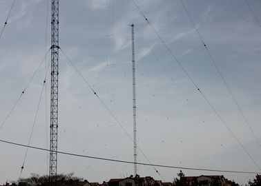 Torre di protezione del parafulmine della struttura d'acciaio di angolo, struttura d'acciaio della torre di galvanizzazione della immersione calda