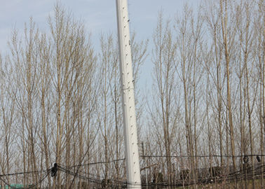 Torre unipolare di telecomunicazioni del telefono cellulare, torre cellulare unipolare con il giunto di slittamento